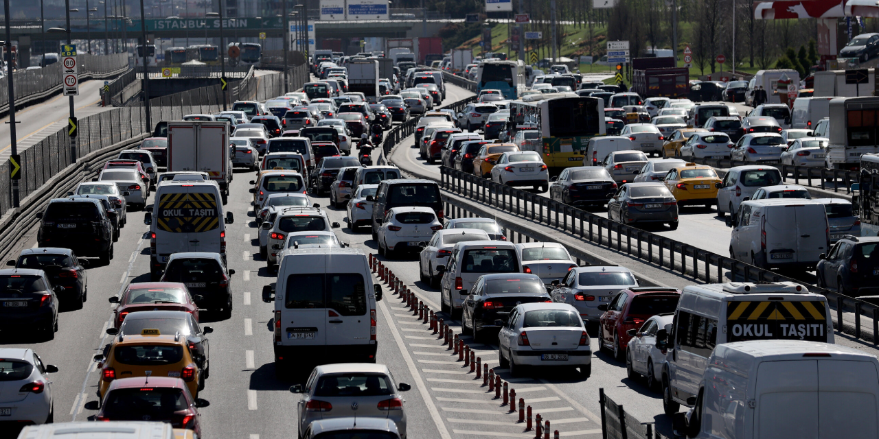 Ara tatil bitti İstanbul’da trafik yoğunluğu yaşandı